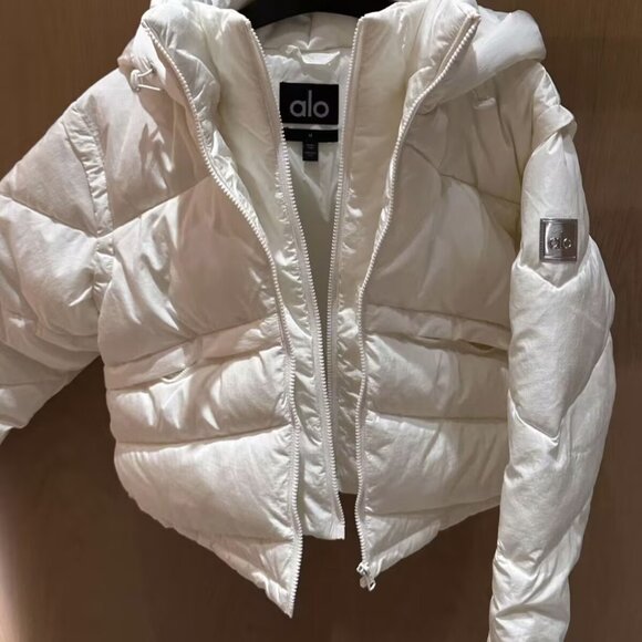 Alo Yoga Glacier Puffer Size s - Picture 2 of 4